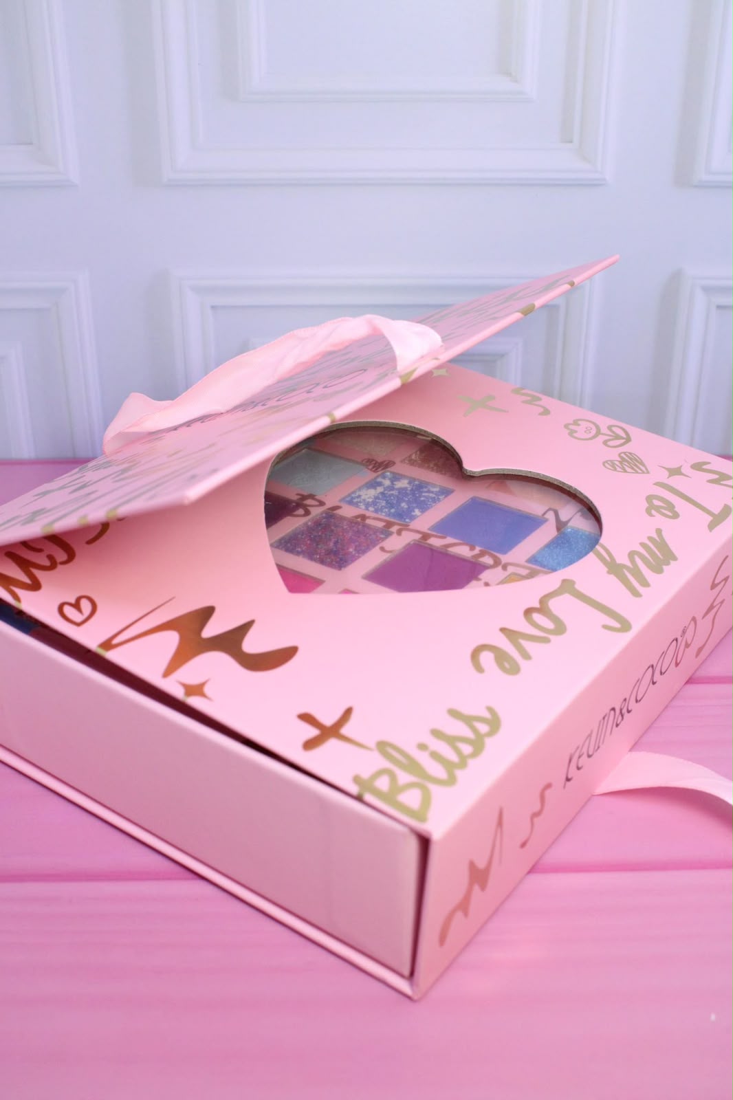 Kit KEVIN&COCO "To Miss Love" 💖 40 Sombras + 4 Labiales + Espejo en Caja de Regalo